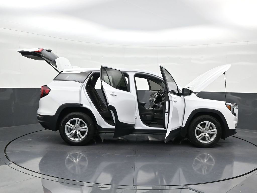 Used 2024 GMC Terrain SLE image 31