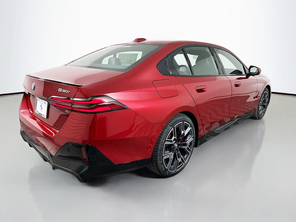 Used 2027 BMW 530i w/ M Sport Package RWD image 5