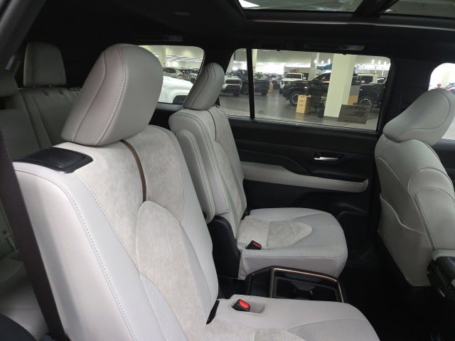 New 2026 Toyota Grand Highlander AWD Hybrid image 12