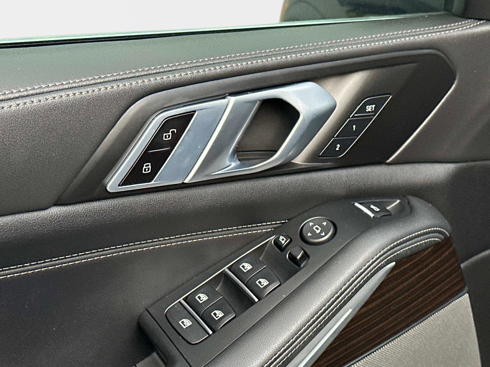 Used 2024 BMW X5 xDrive40i w/ Premium Package image 18