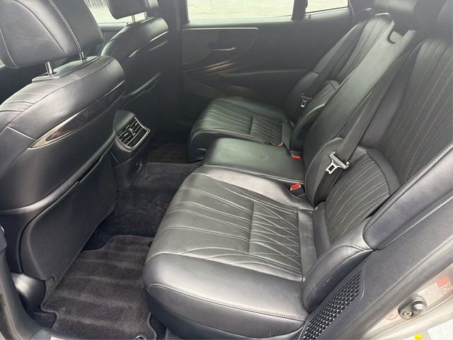 Used 2018 Lexus LS 500h AWD w/ Luxury Package image 10