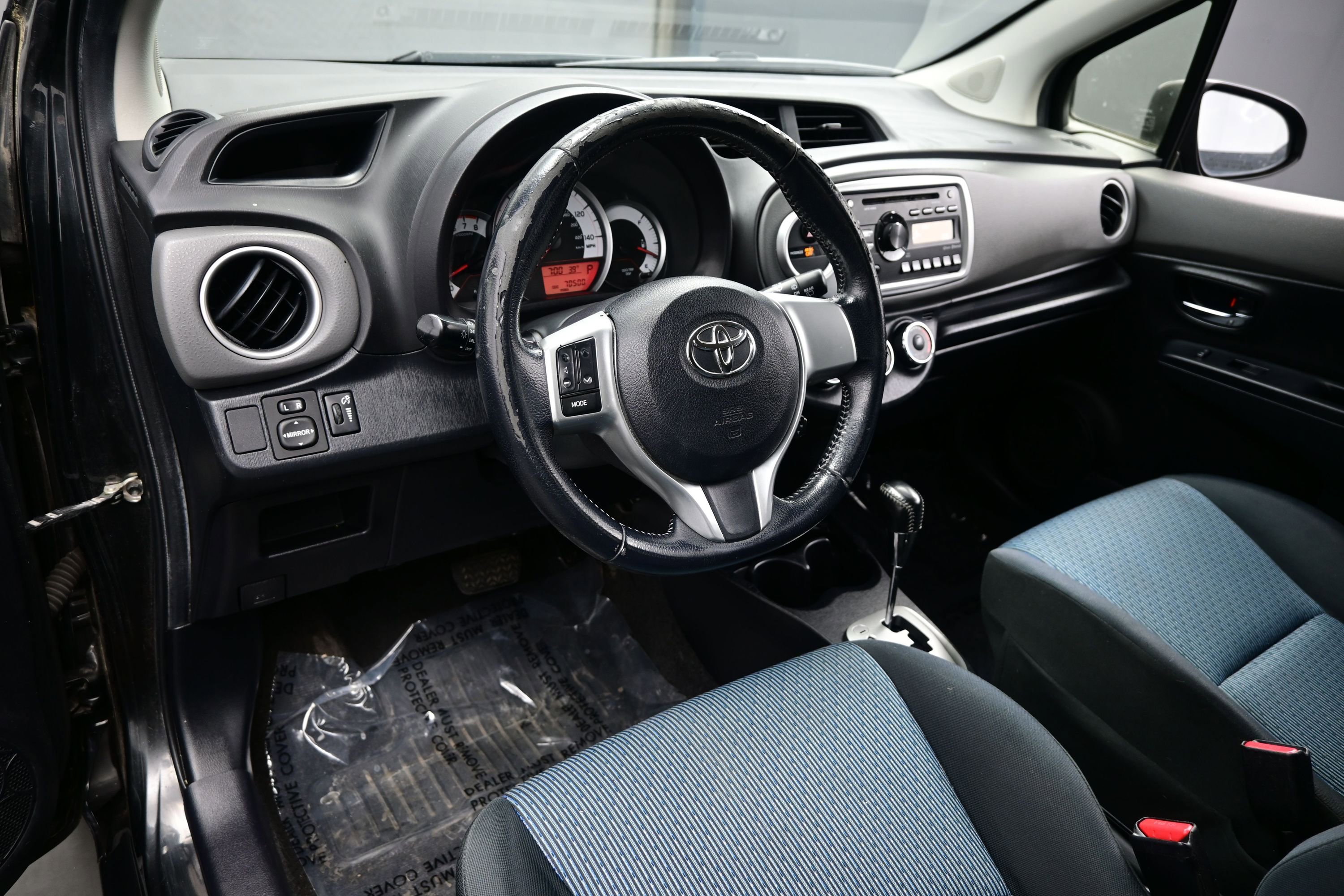 Used 2014 Toyota Yaris SE FWD image 12