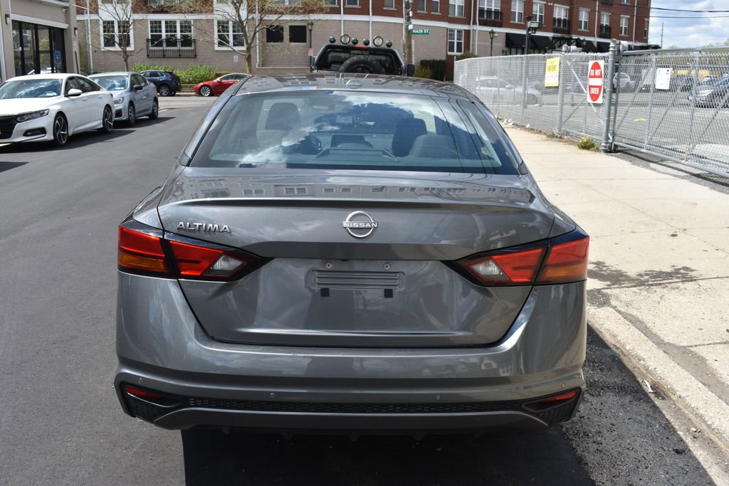 Used 2025 Nissan Altima 2.5 SV image 7