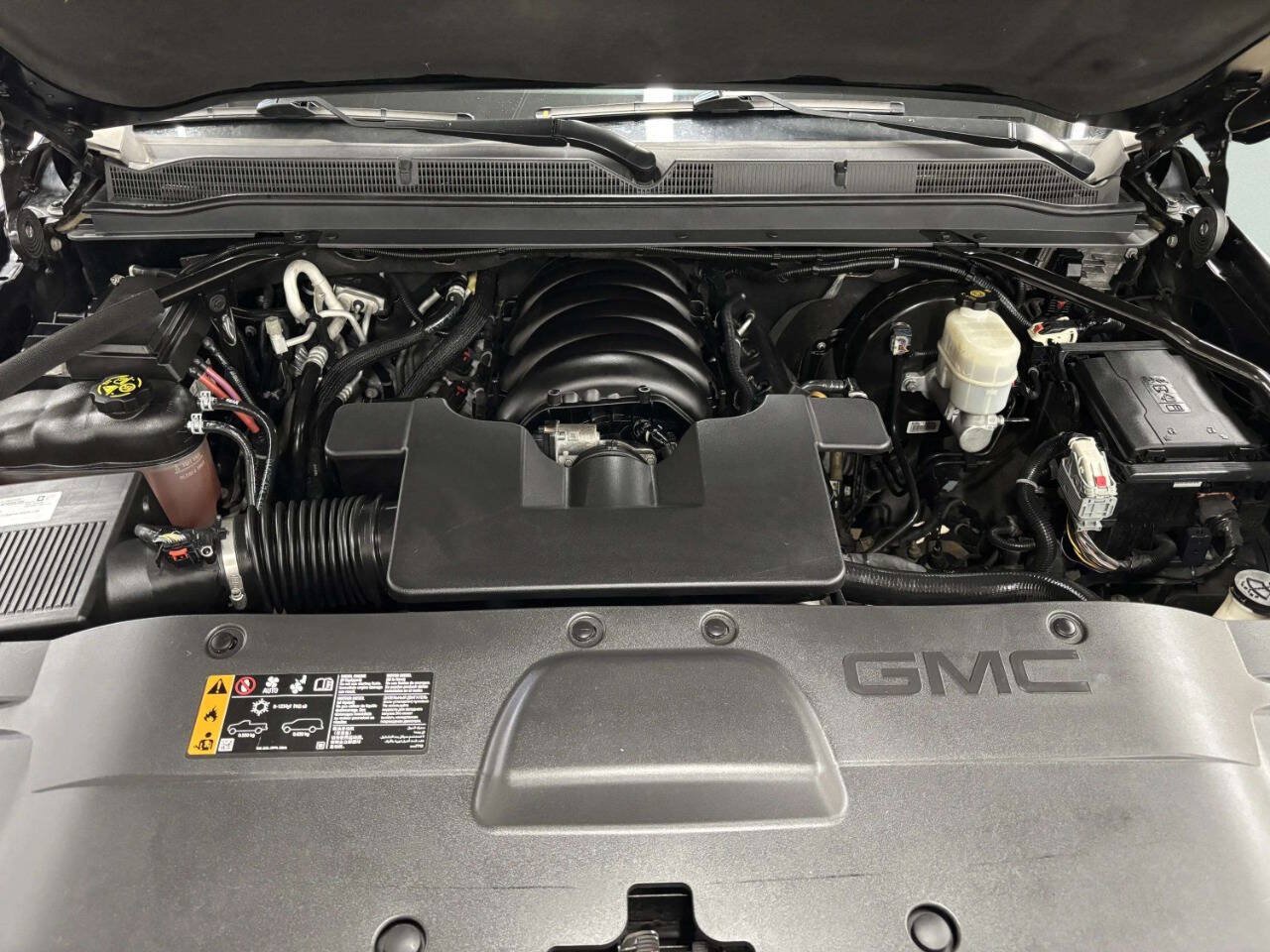 Used 2019 GMC Yukon XL Denali w/ Open Road Package AWD/4WD image 12