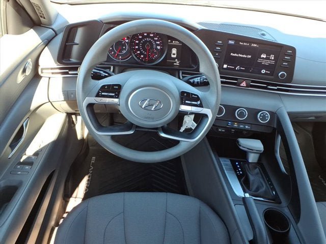 Used 2023 Hyundai Elantra SE FWD image 11