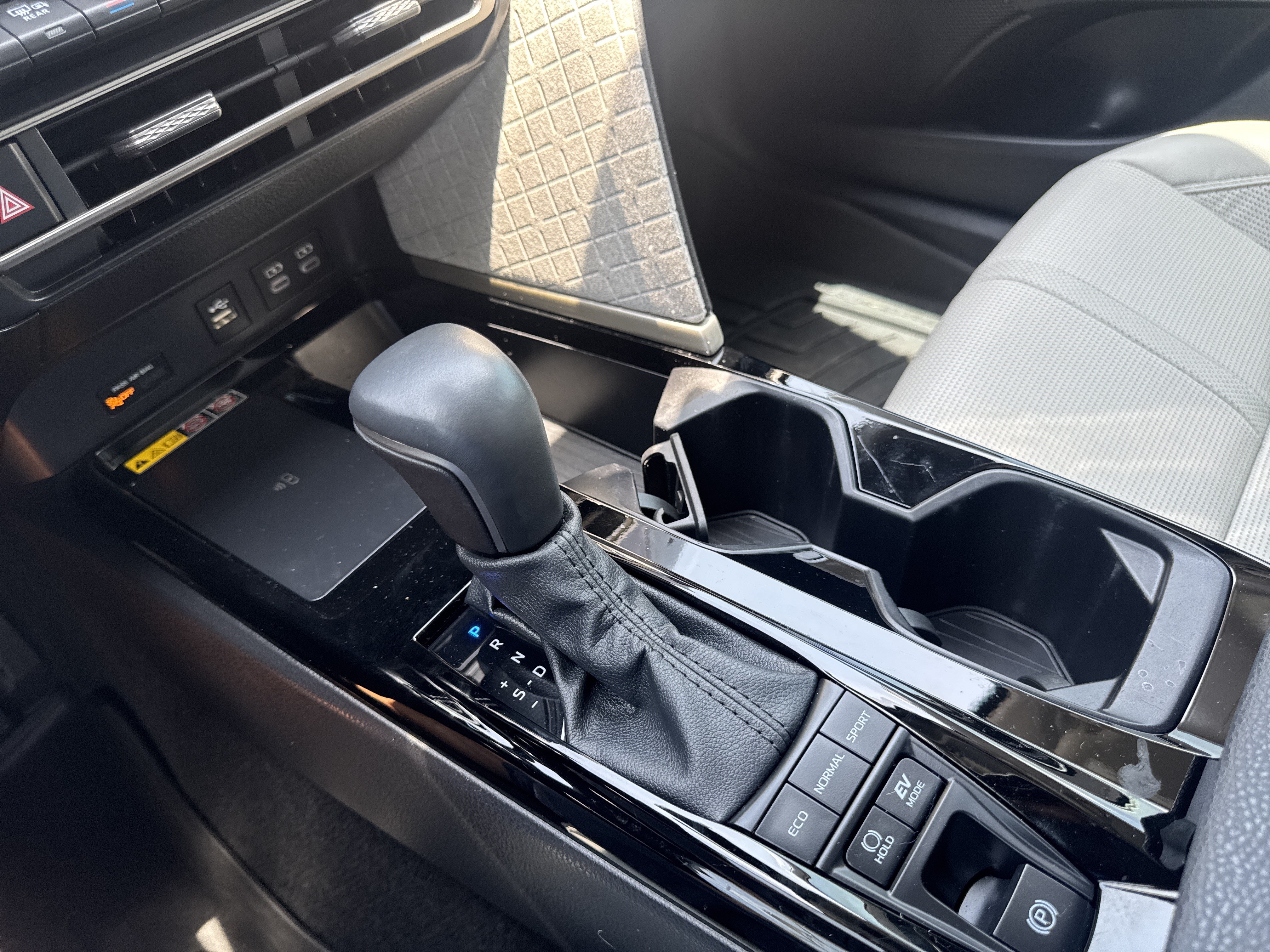 Used 2025 Toyota Camry XLE FWD image 20