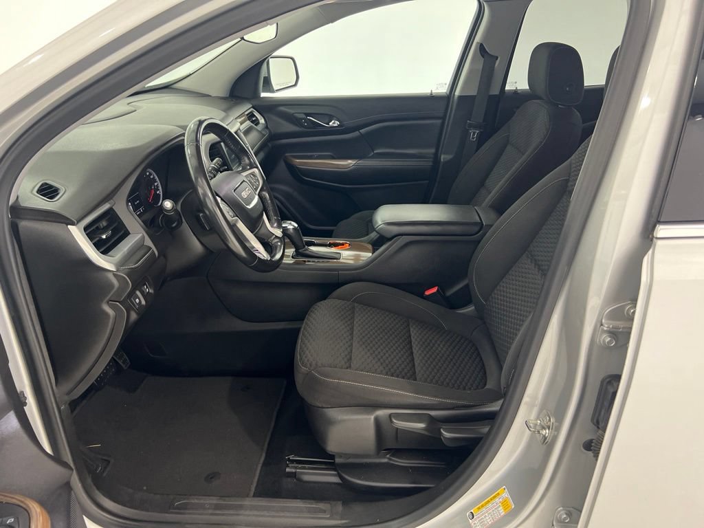Used 2019 GMC Acadia SLE FWD image 17