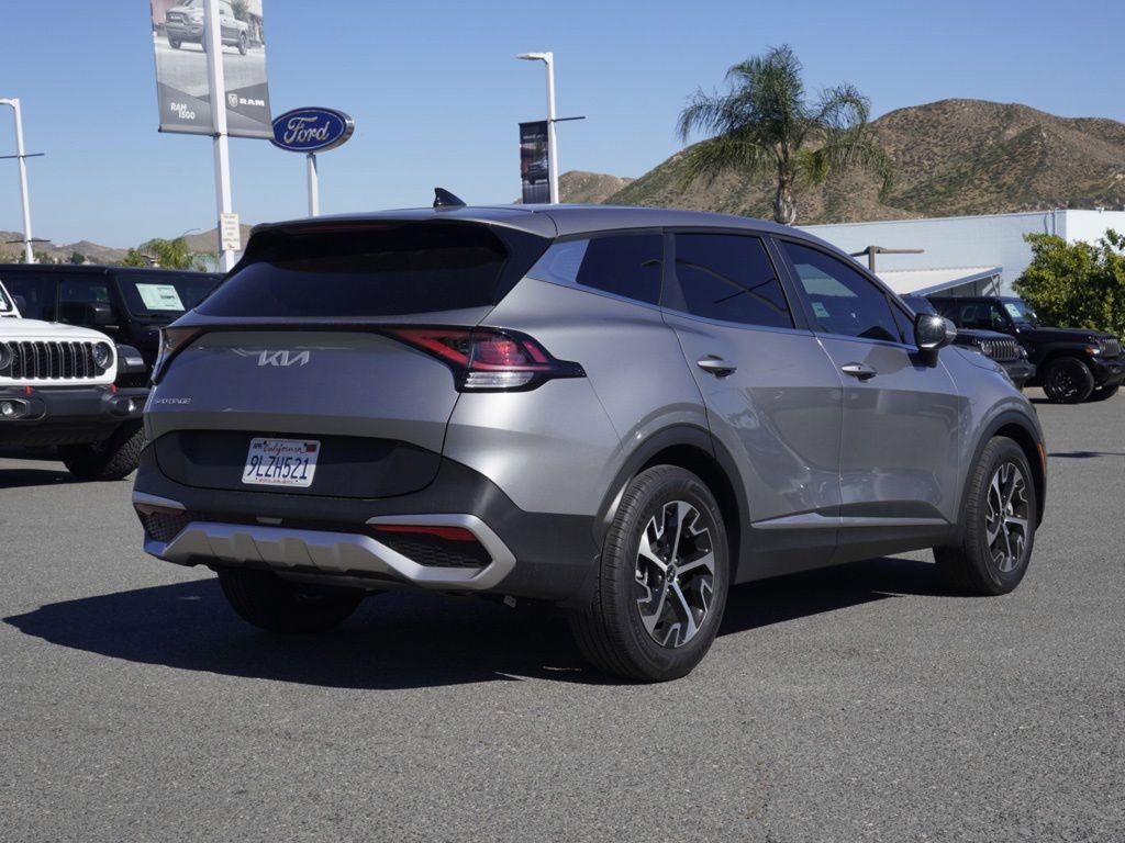 Used 2024 Kia Sportage EX image 4