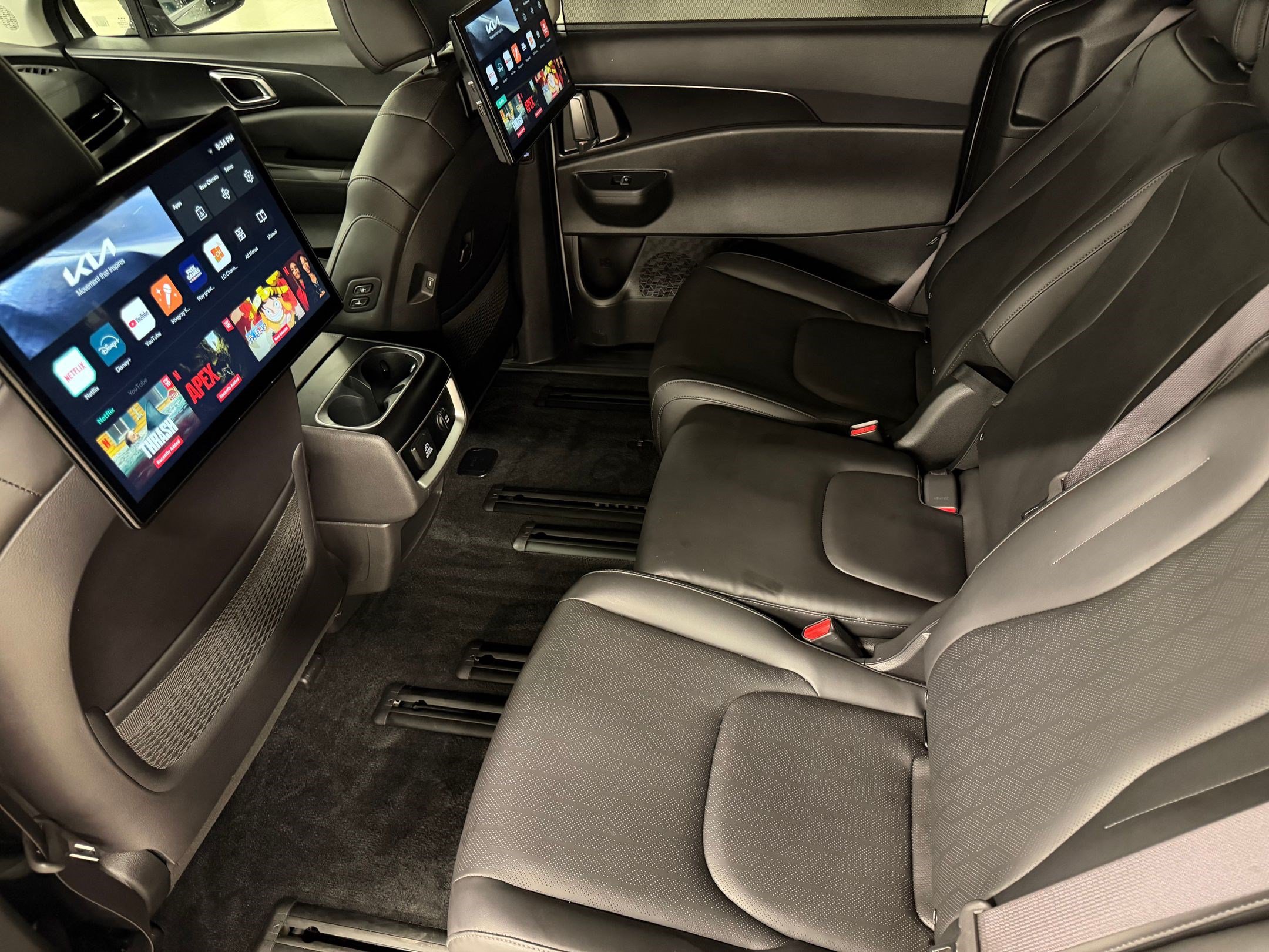 Used 2025 Kia Carnival SX FWD image 34