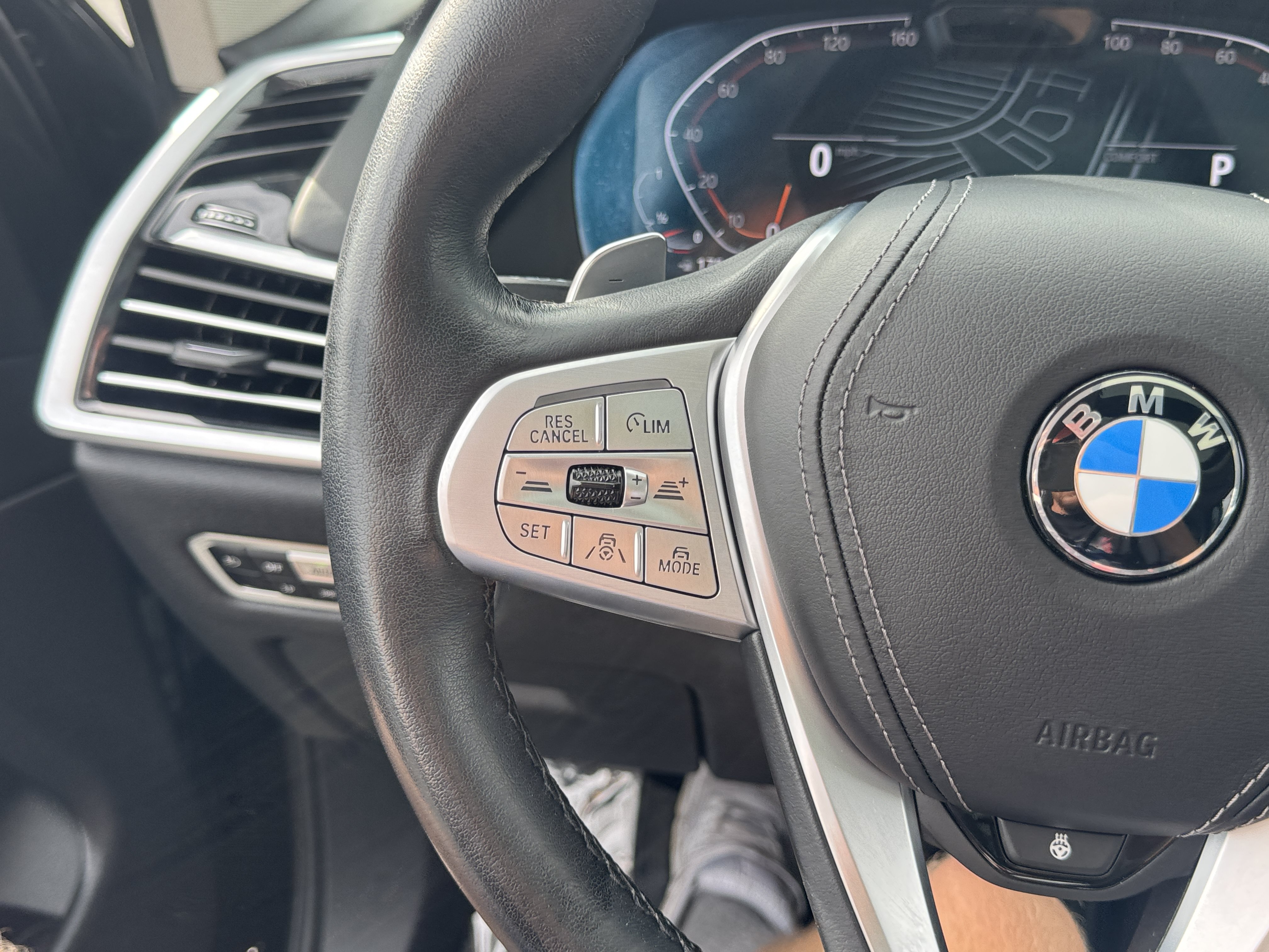 Used 2022 BMW X7 xDrive40i w/ Executive Package AWD/4WD image 26