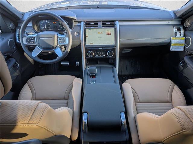 Certified 2026 Land Rover Discovery Limited Edition AWD/4WD image 18