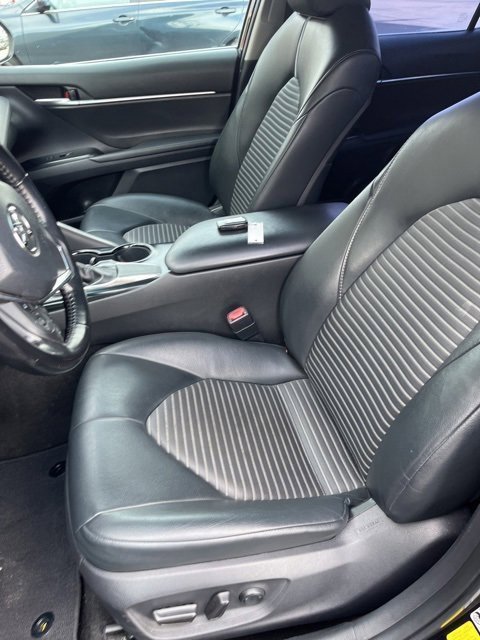Used 2019 Toyota Camry SE image 12