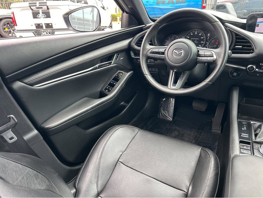 Used 2019 MAZDA MAZDA3 Hatchback w/ Premium Package image 18
