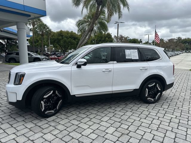 Used 2025 Kia Telluride S FWD image 37