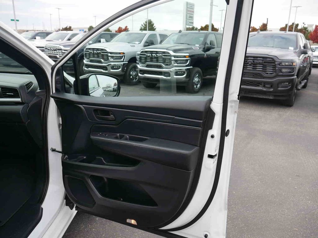 Used 2023 Honda Odyssey Sport image 24