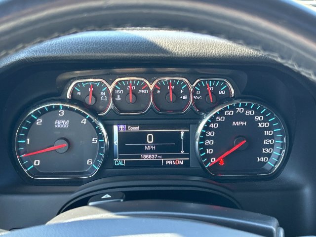 Used 2016 Chevrolet Suburban LT RWD image 44