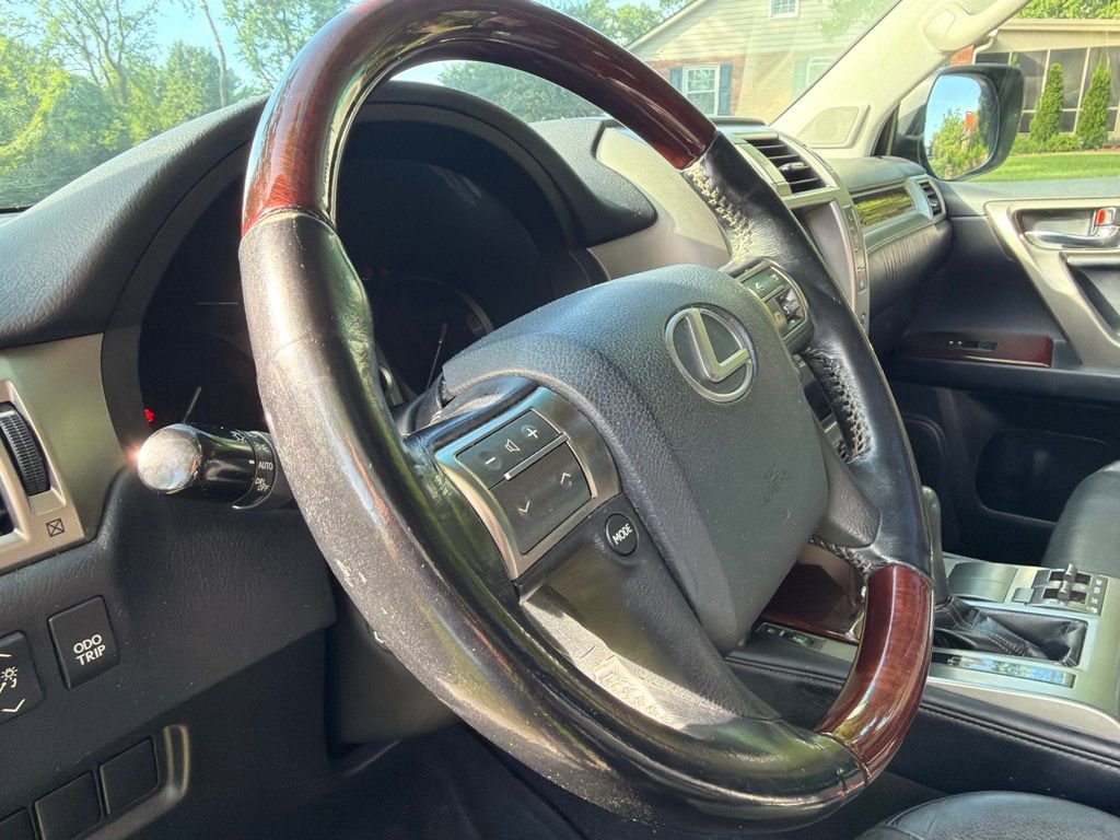 Used 2017 Lexus GX 460 Premium w/ Premium Package AWD/4WD image 22