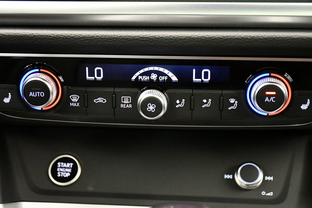 Used 2025 Audi Q3 2.0T Premium w/ Convenience Package image 27