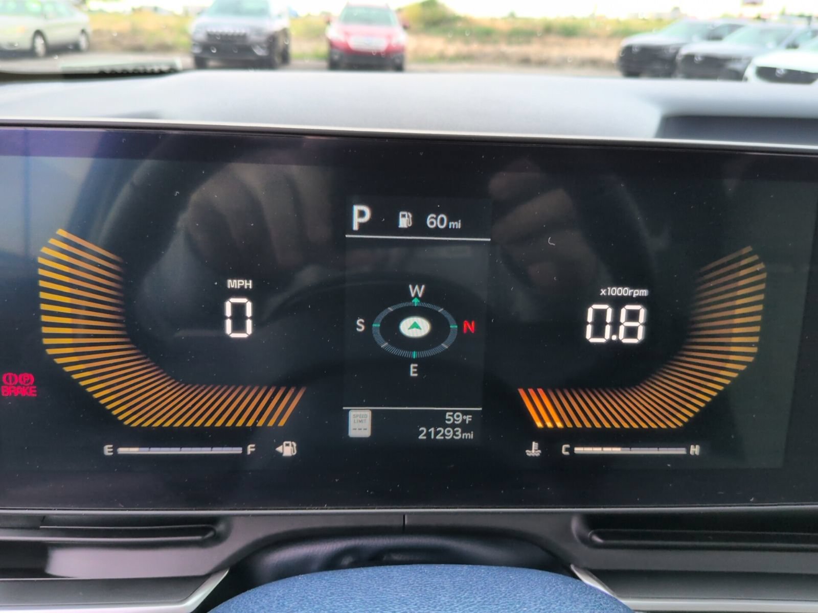 Used 2025 Kia Carnival EX FWD image 21