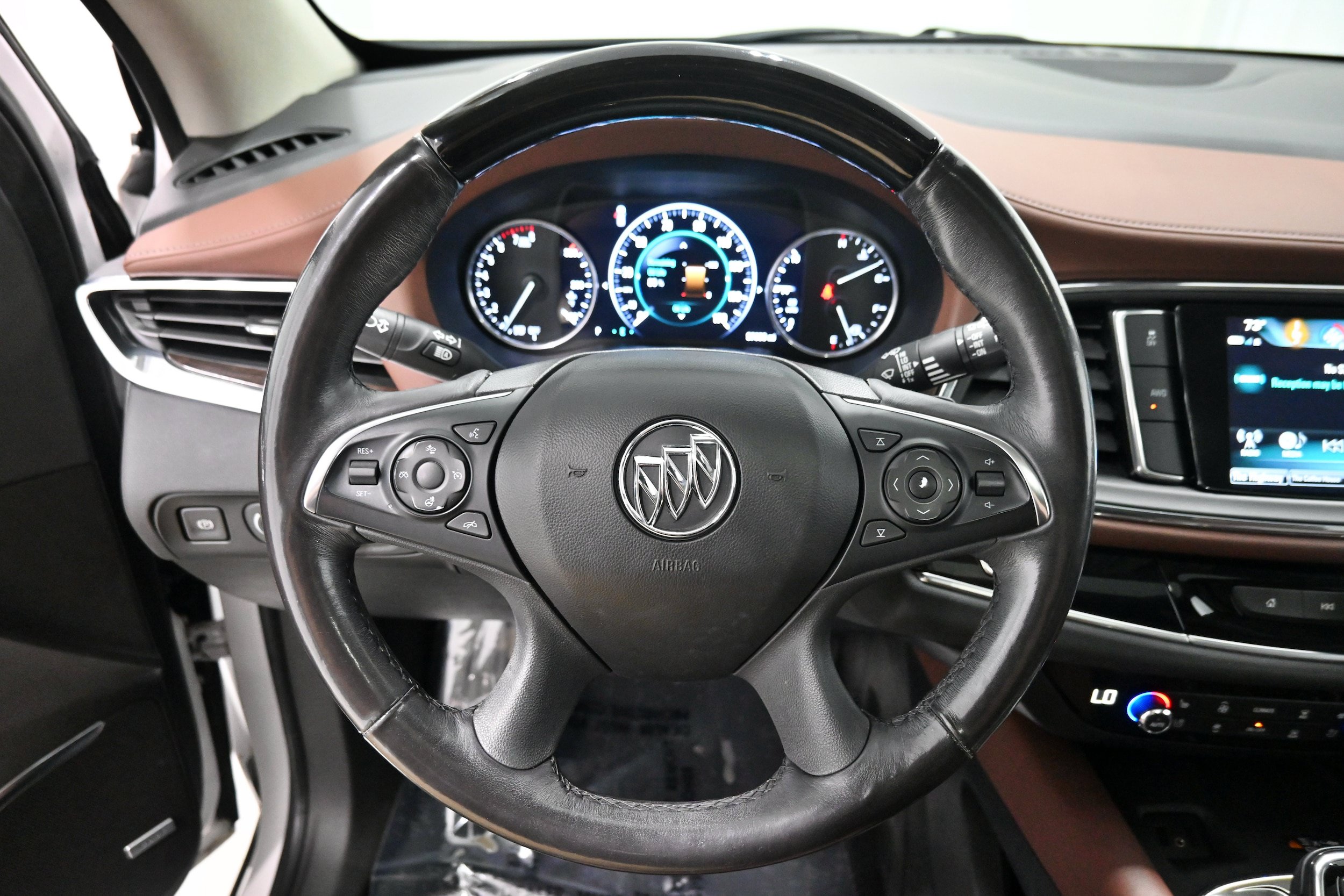 Used 2018 Buick Enclave Avenir AWD/4WD image 7