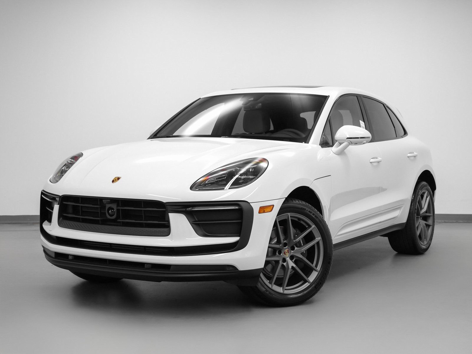 Certified 2026 Porsche Macan AWD/4WD image 1
