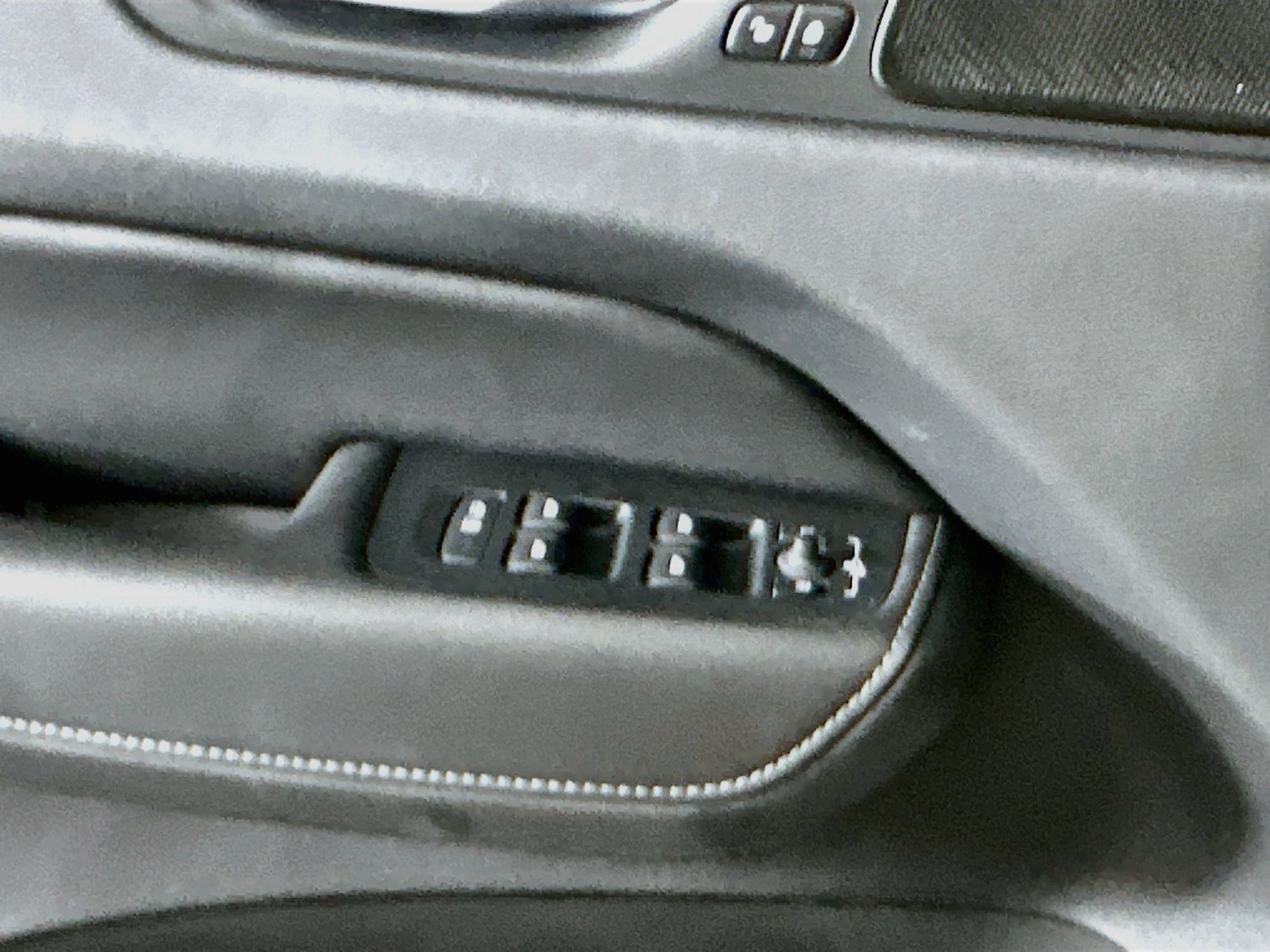 Used 2022 Volvo XC60 B5 Inscription w/ Advanced Package FWD image 15