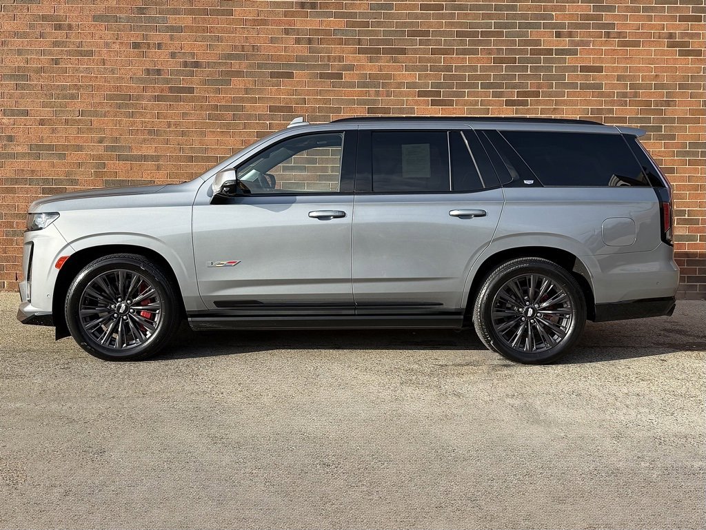 Used 2023 Cadillac Escalade V w/ LPO, ONYX Package image 2