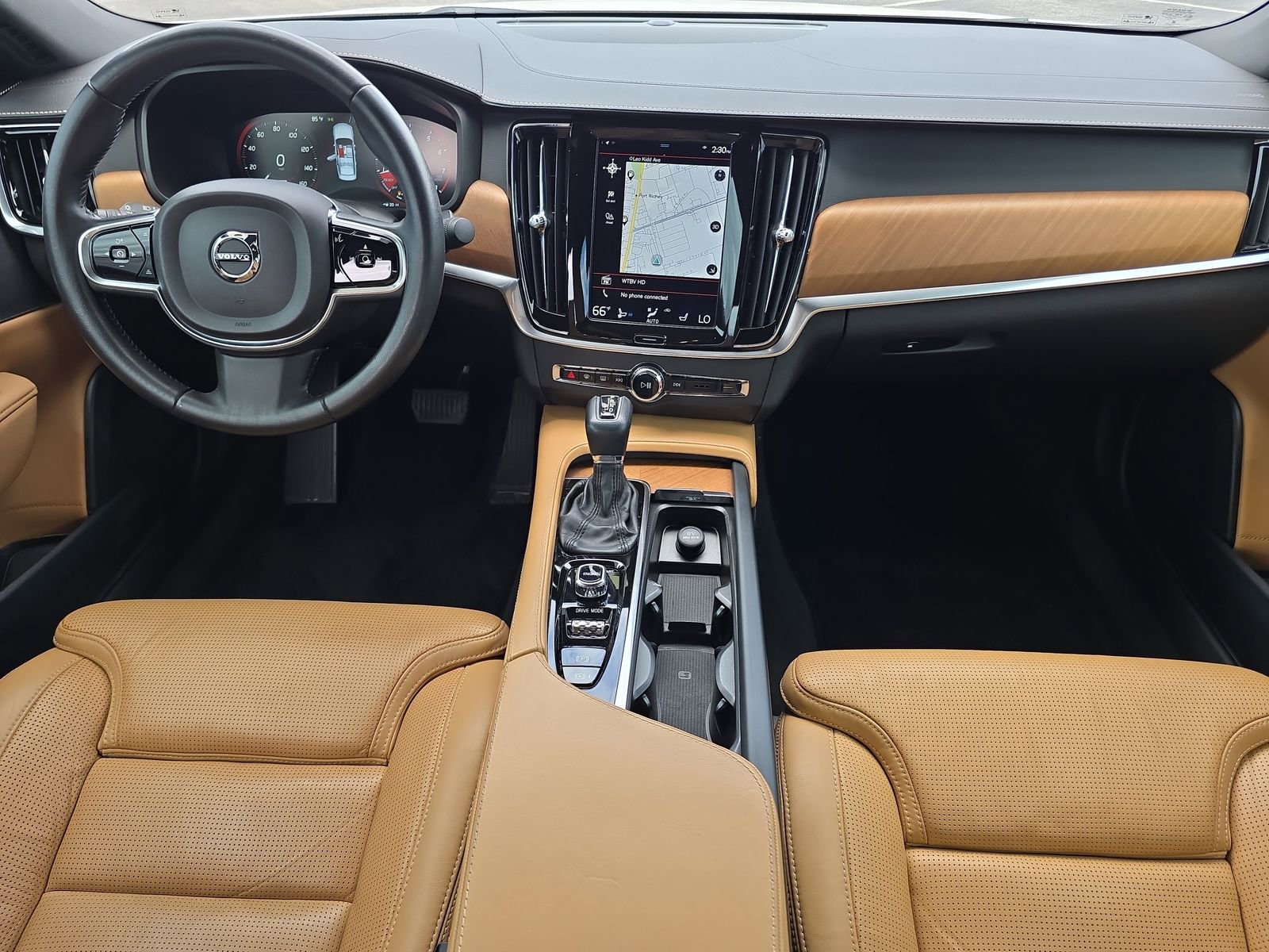 Used 2017 Volvo S90 T6 Inscription w/ Vision Package image 9