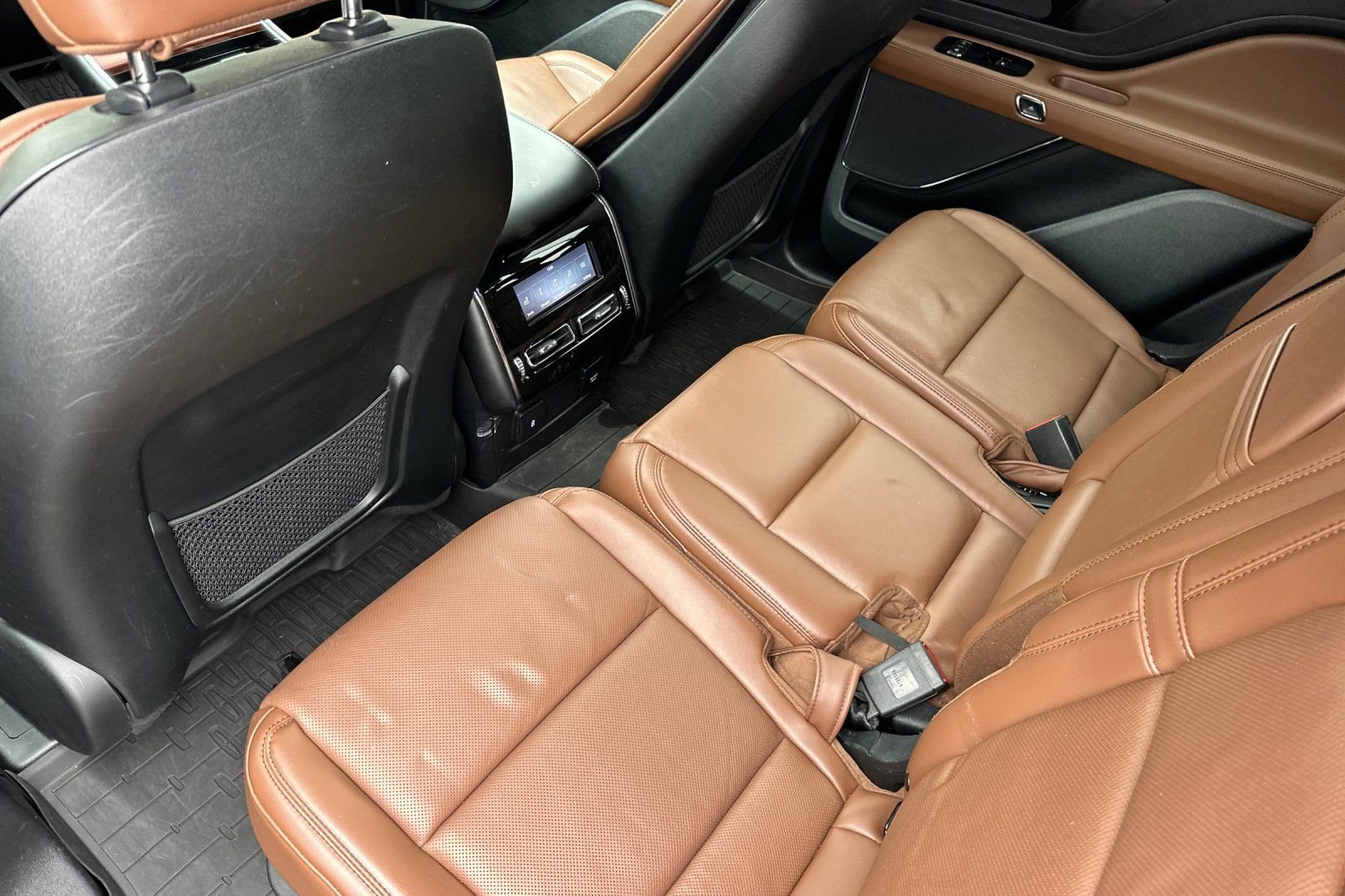 Used 2023 Lincoln Aviator Reserve w/ Equipment Group 201A RWD image 13