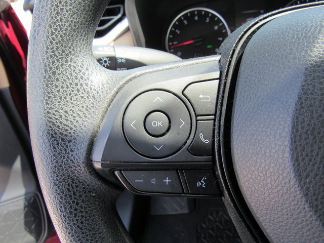 Used 2022 Toyota RAV4 XLE image 23