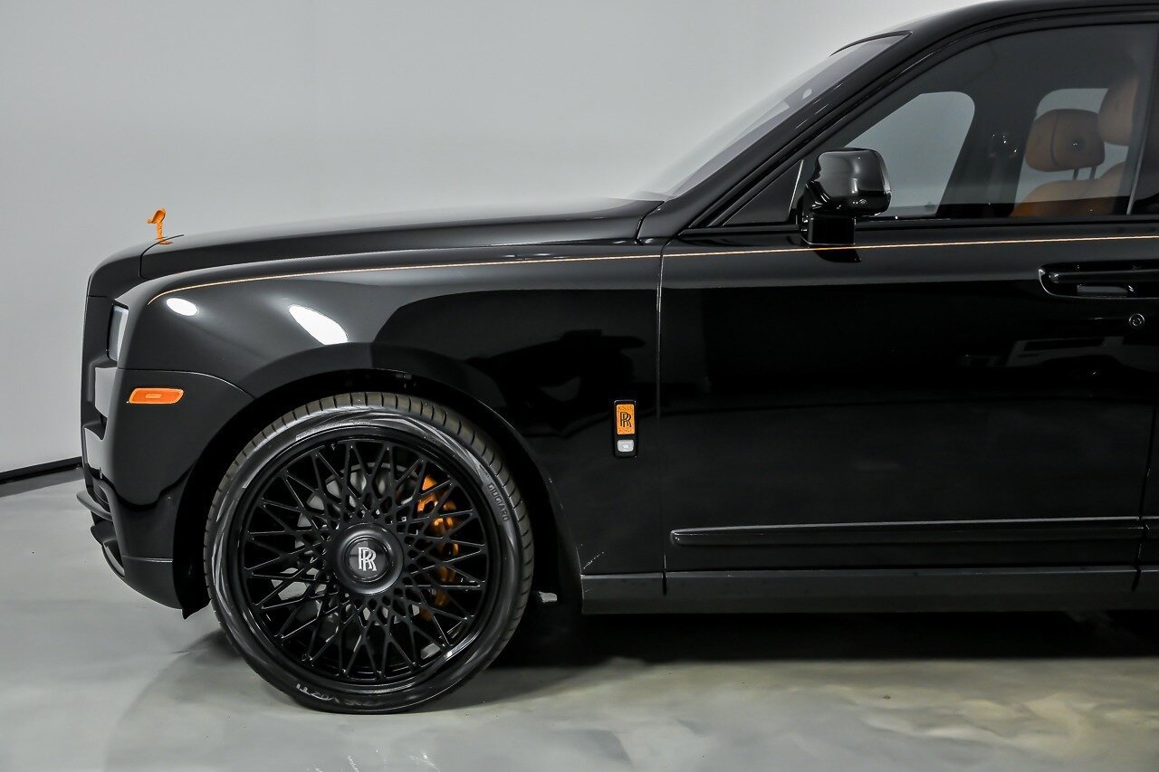 Used 2022 Rolls-Royce Cullinan w/ Dark Exterior Package AWD/4WD image 7