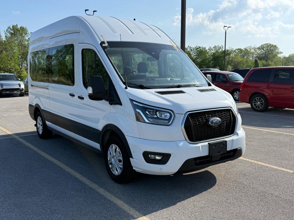 Used 2023 Ford Transit 350 XLT image 3