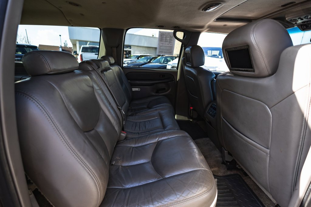 Used 2003 Chevrolet Suburban 4WD image 30