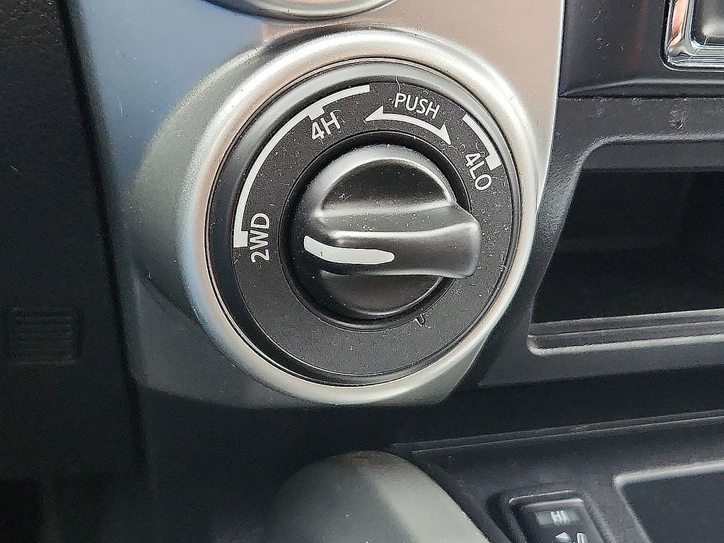 Certified 2018 Nissan Titan SV w/ SV Convenience Package image 24