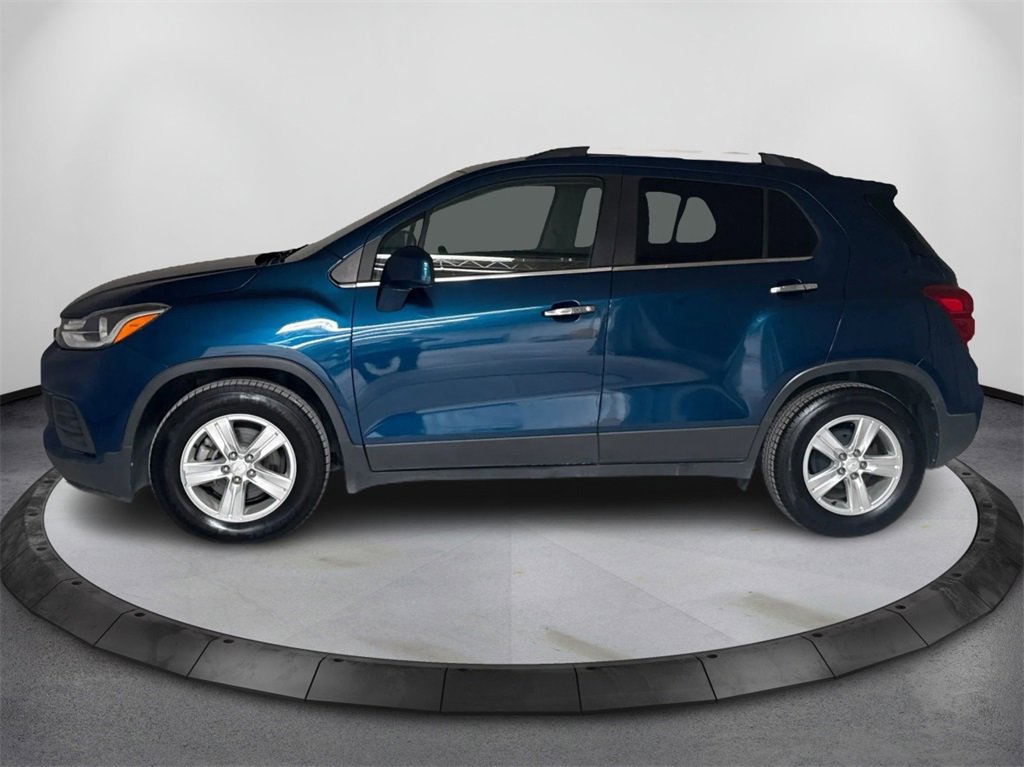 Used 2020 Chevrolet Trax LT w/ LT Convenience Package image 8