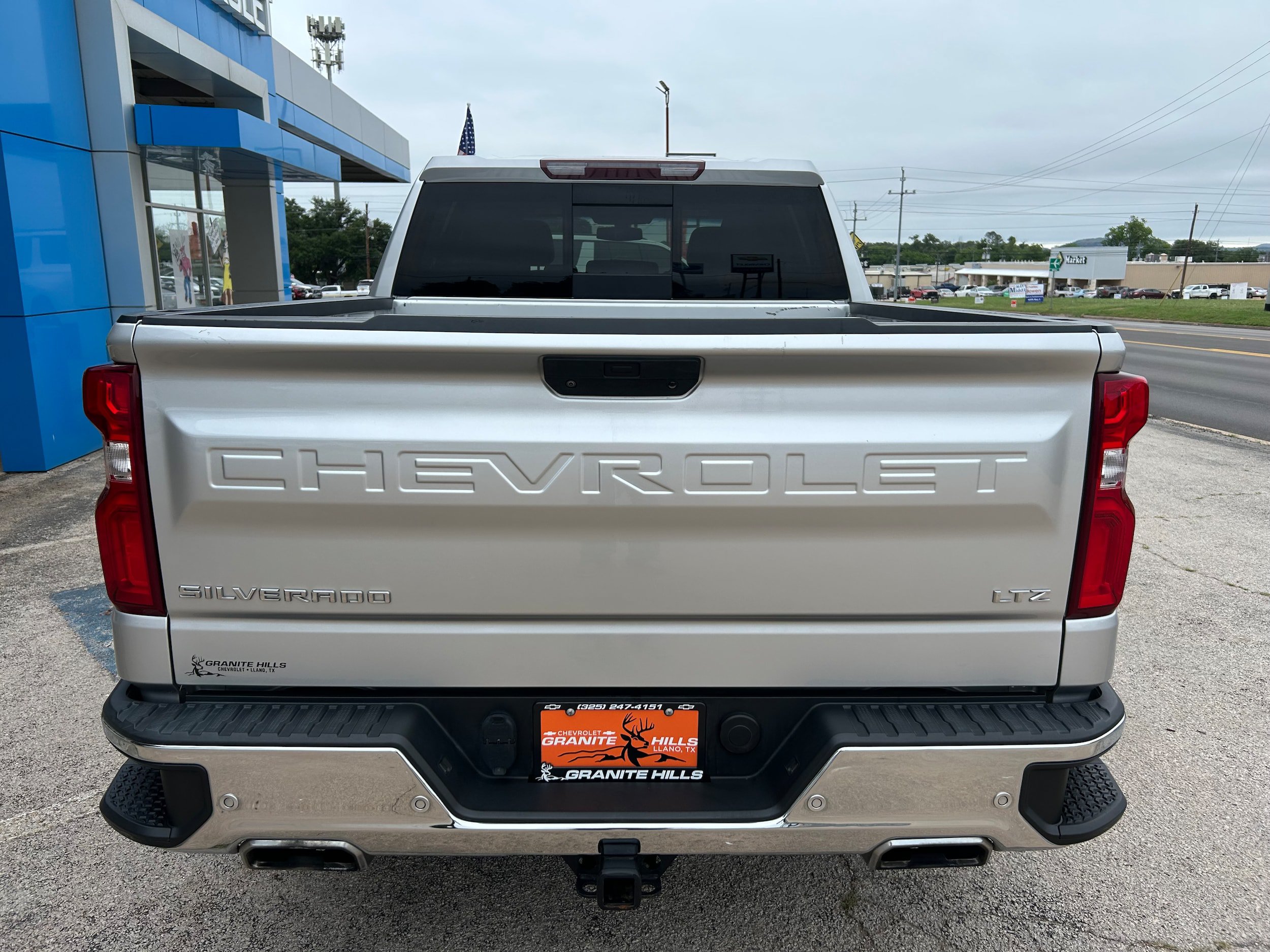 Used 2019 Chevrolet Silverado 1500 LTZ w/ LTZ Plus Package AWD/4WD image 8