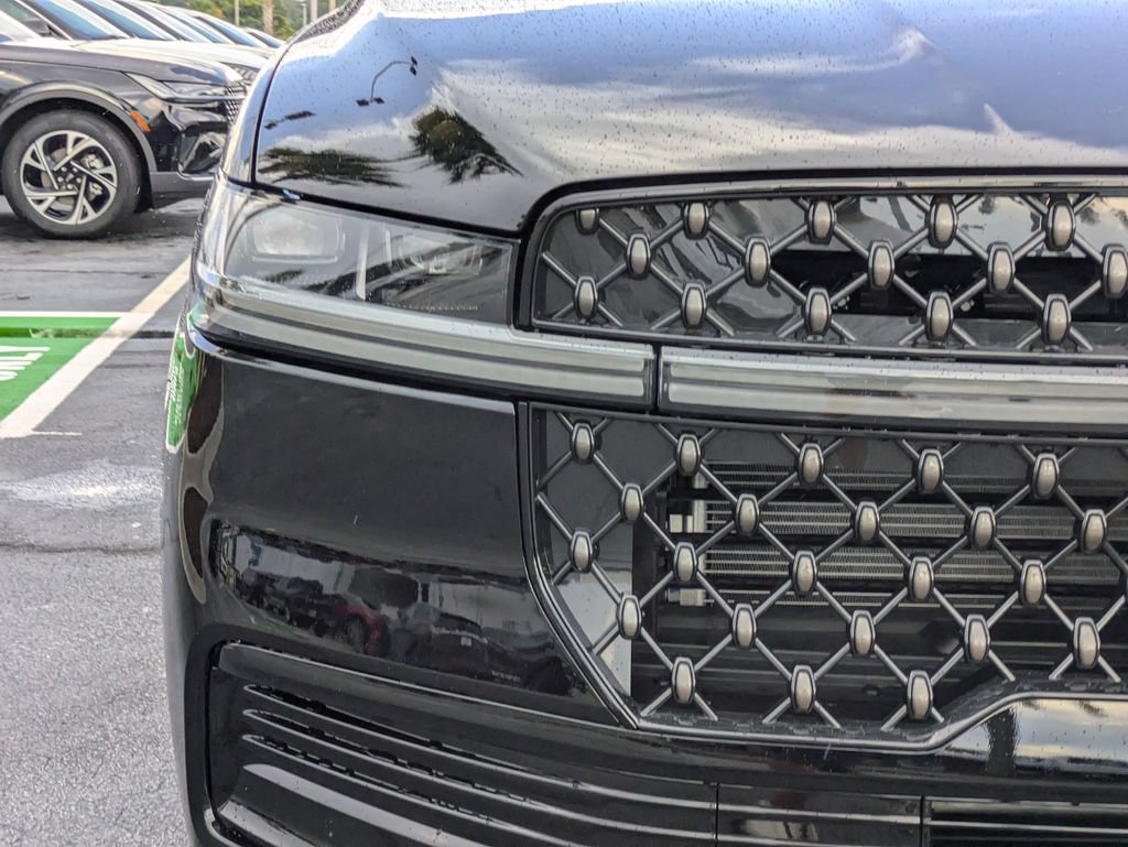 New 2027 Lincoln Navigator L Black Label AWD/4WD image 10