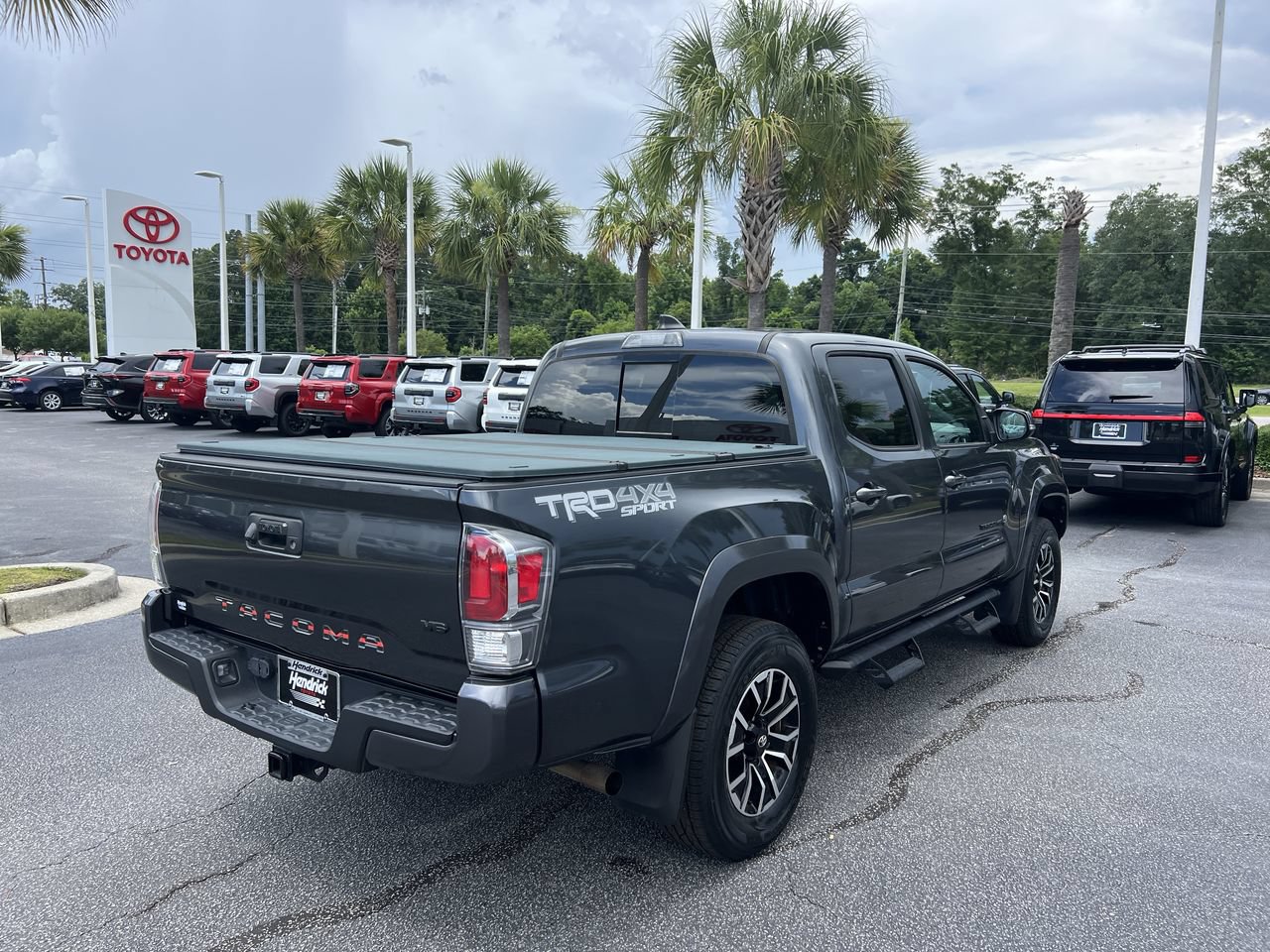 Used 2020 Toyota Tacoma TRD Sport AWD/4WD image 10