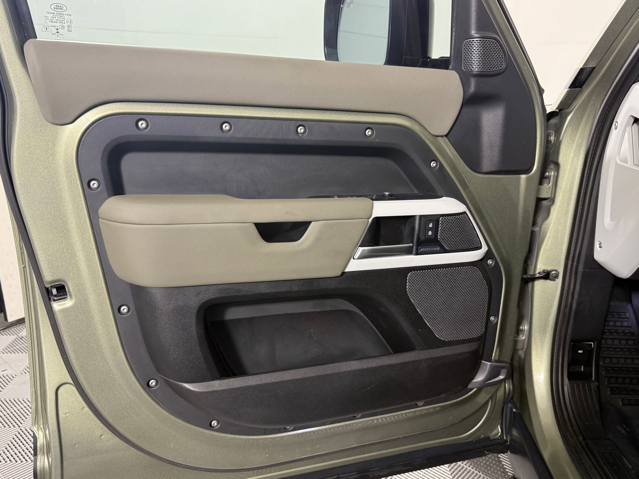 Used 2020 Land Rover Defender 110 S image 12