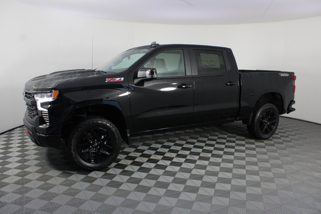 New 2026 Chevrolet Silverado 1500 LT Trail Boss w/ LT Trail Boss Premium Package AWD/4WD image 2