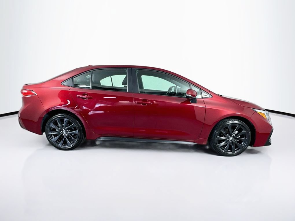 Used 2025 Toyota Corolla SE FWD image 11