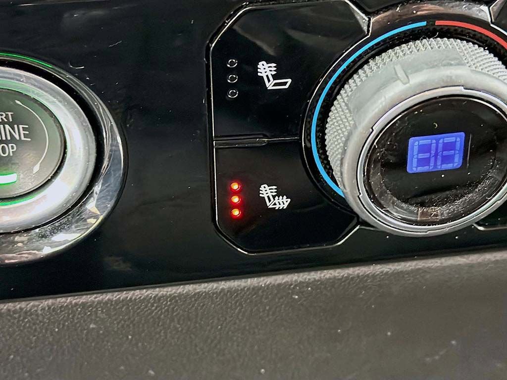 Used 2024 Chevrolet Silverado 1500 LT image 34