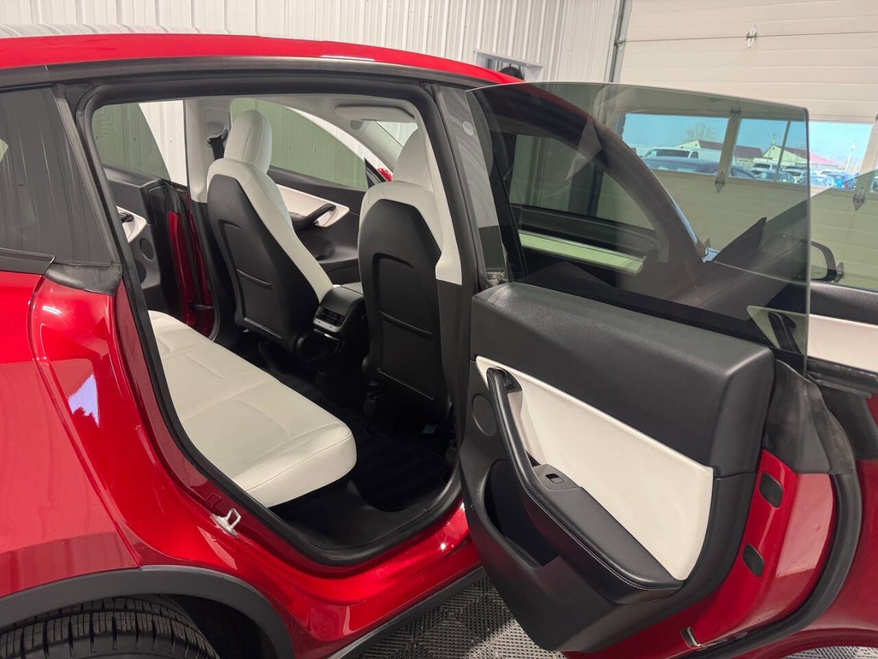 Used 2021 Tesla Model Y Long Range image 19