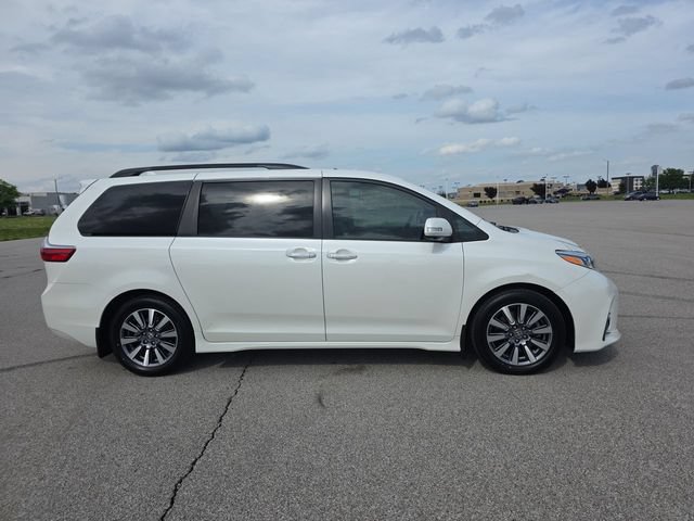 Used 2020 Toyota Sienna Limited Premium FWD image 14