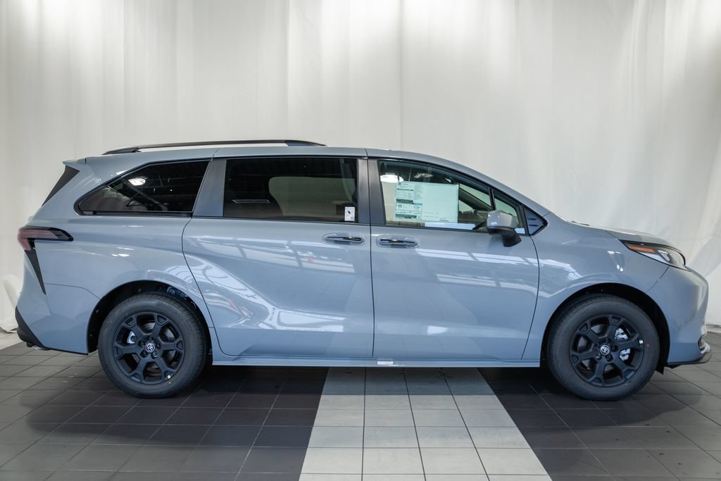 New 2026 Toyota Sienna XLE Woodland Edition AWD/4WD image 3