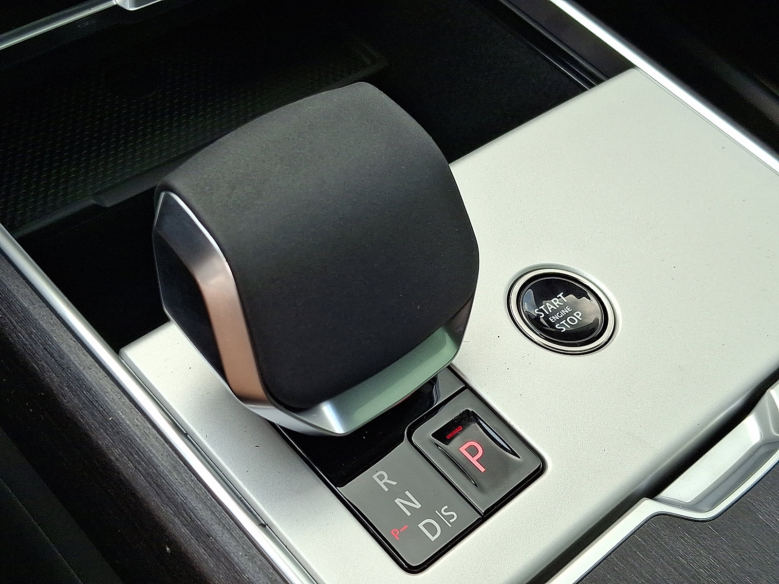 New 2025 Land Rover Range Rover SE AWD/4WD image 12