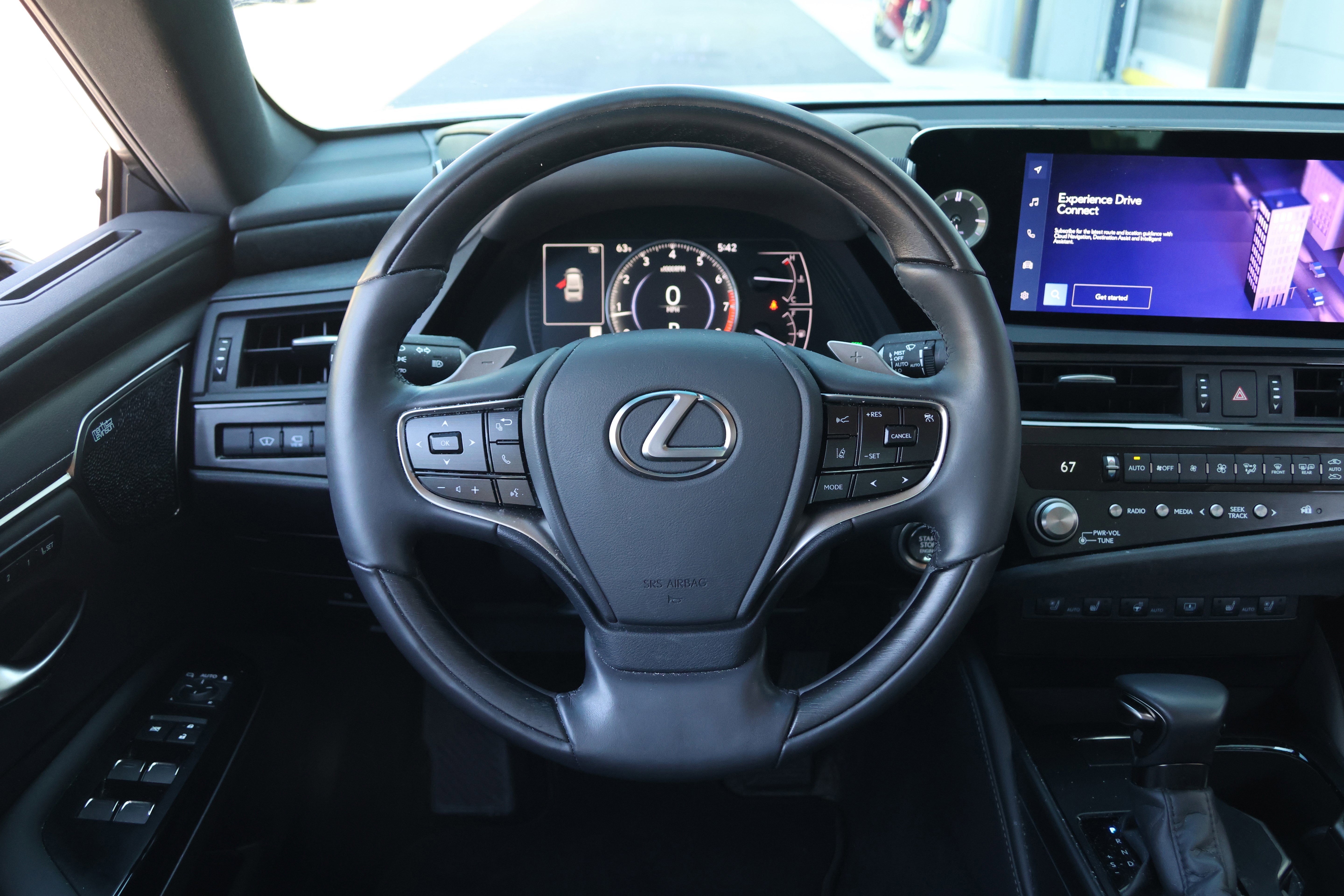 Used 2024 Lexus ES 350 Ultra Luxury w/ Accessory Package (Z2) image 18