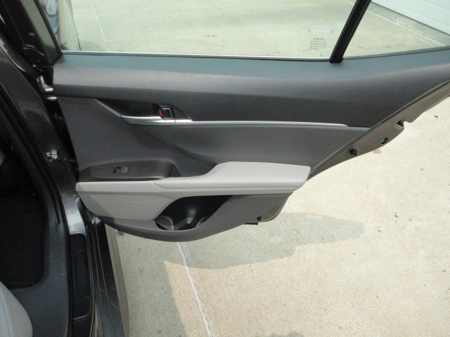 Used 2022 Toyota Camry SE image 14
