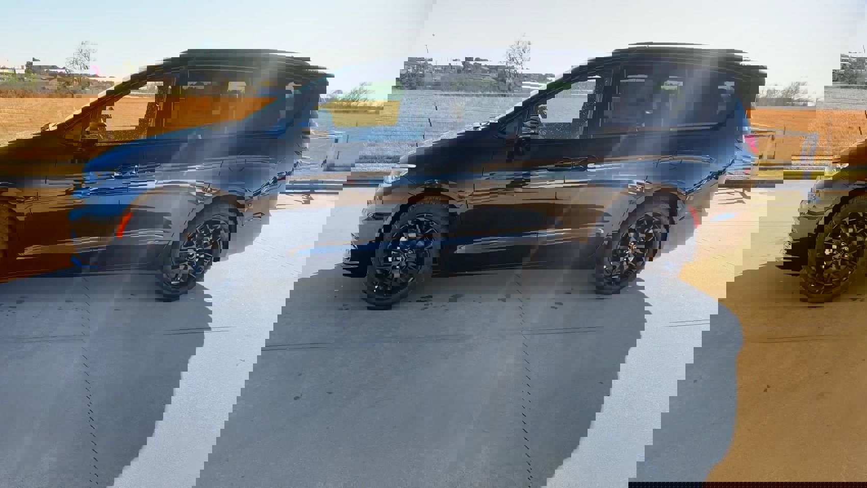 New 2026 Chrysler Pacifica Limited w/ S Appearance Package image 6