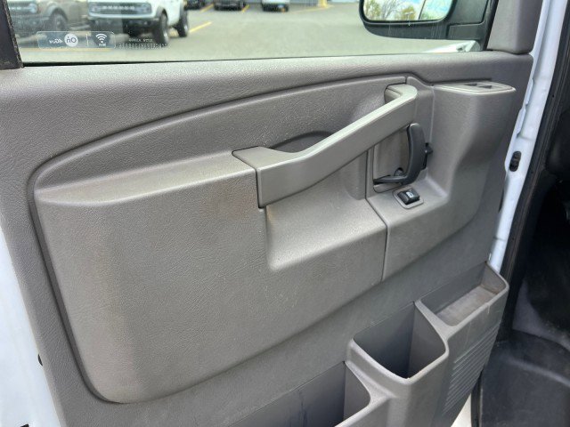 Used 2017 Chevrolet Express 2500 image 10